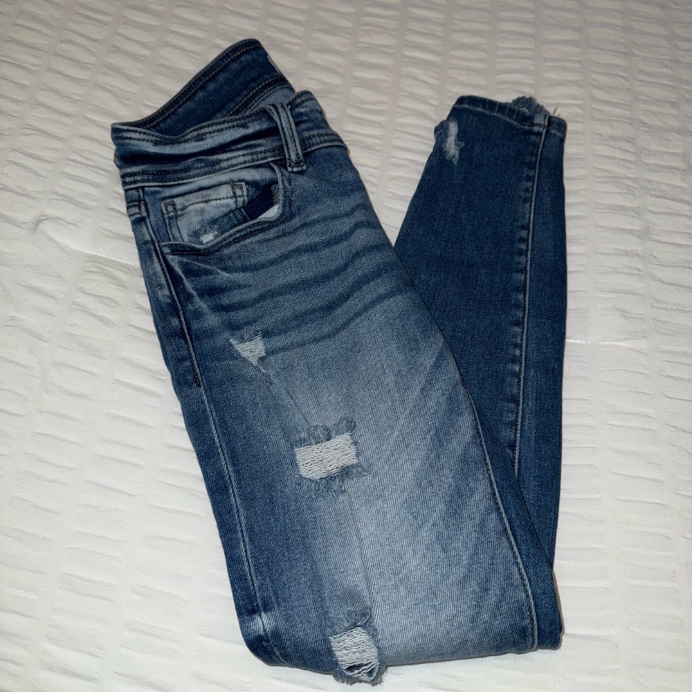 Stylish Blue Distressed Women Jeans
